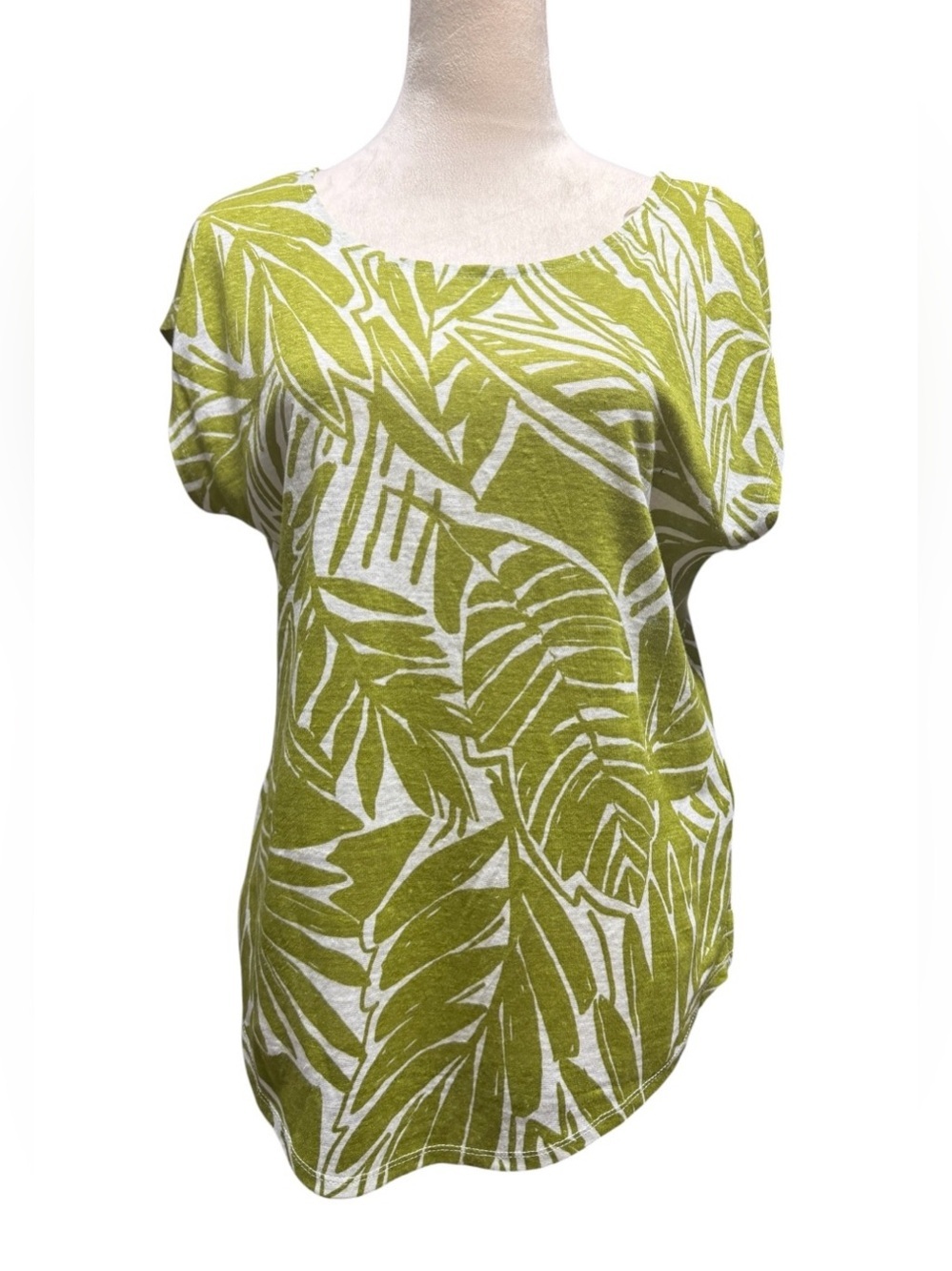 C&C California Tropical Leaf Short Sleeve Top 100 Linen Sz M